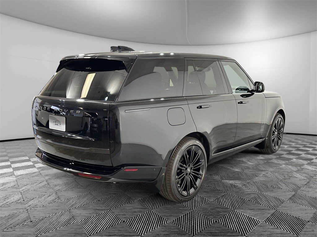 Used 2025 Land Rover Range Rover SE AWD/4WD image 5