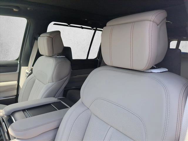 New 2026 Jeep Grand Wagoneer Summit image 4