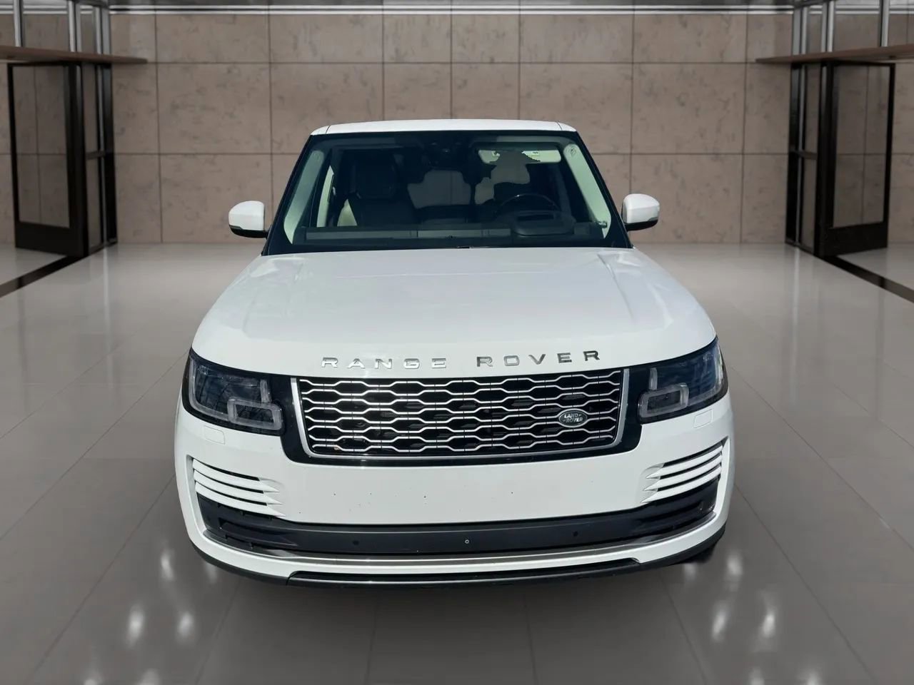 Used 2019 Land Rover Range Rover HSE image 9