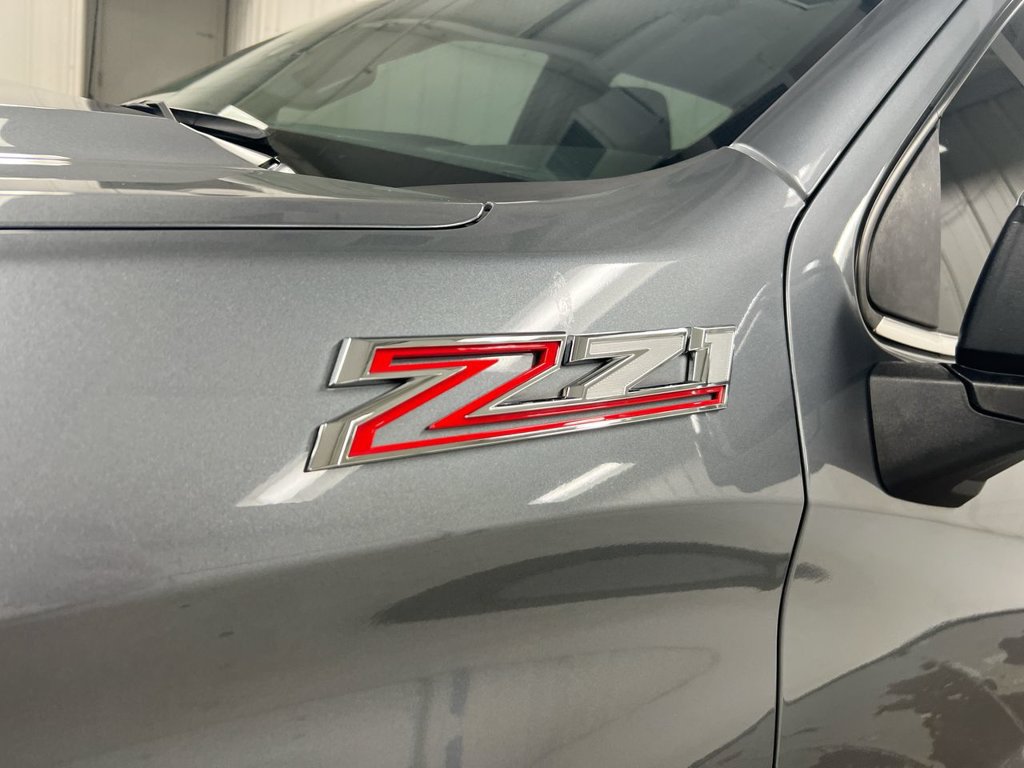 Used 2022 Chevrolet Silverado 1500 LTZ AWD/4WD image 25