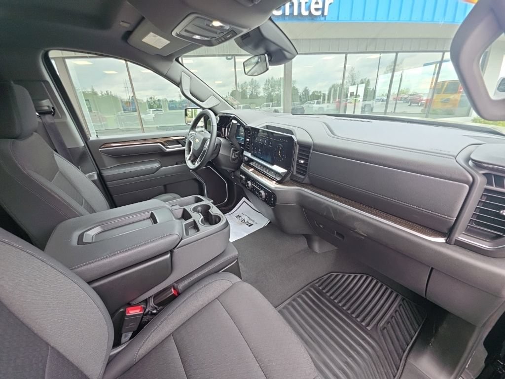 Used 2026 Chevrolet Silverado 1500 LT AWD/4WD image 18