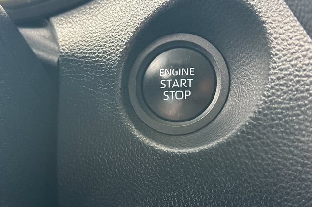 Certified 2025 Toyota Corolla Cross XLE FWD image 27