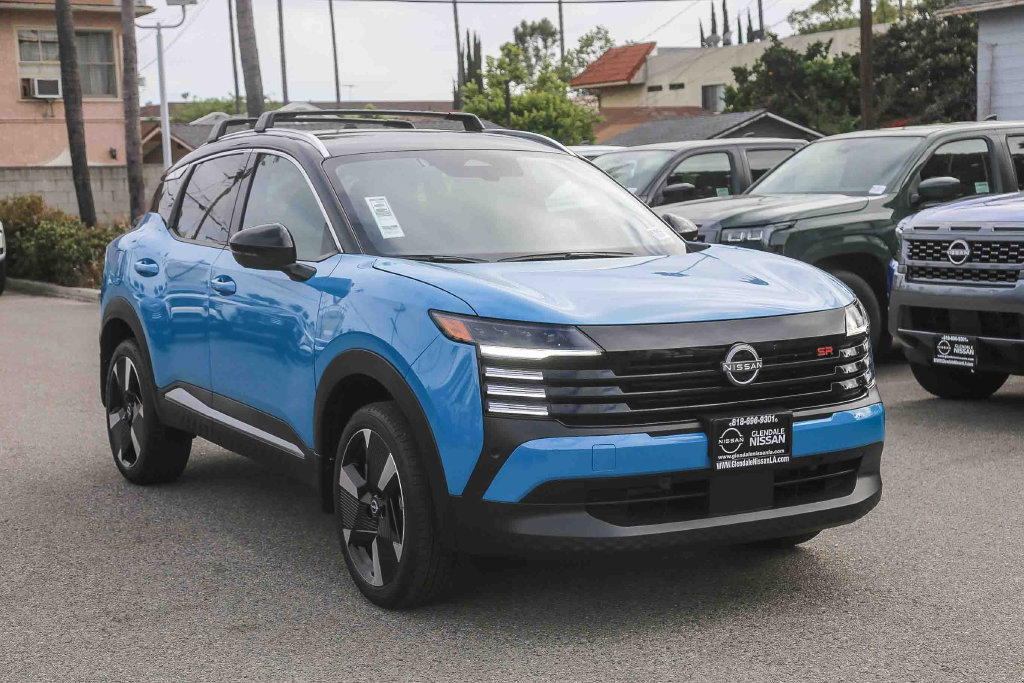 New 2026 Nissan Kicks SR FWD image 3