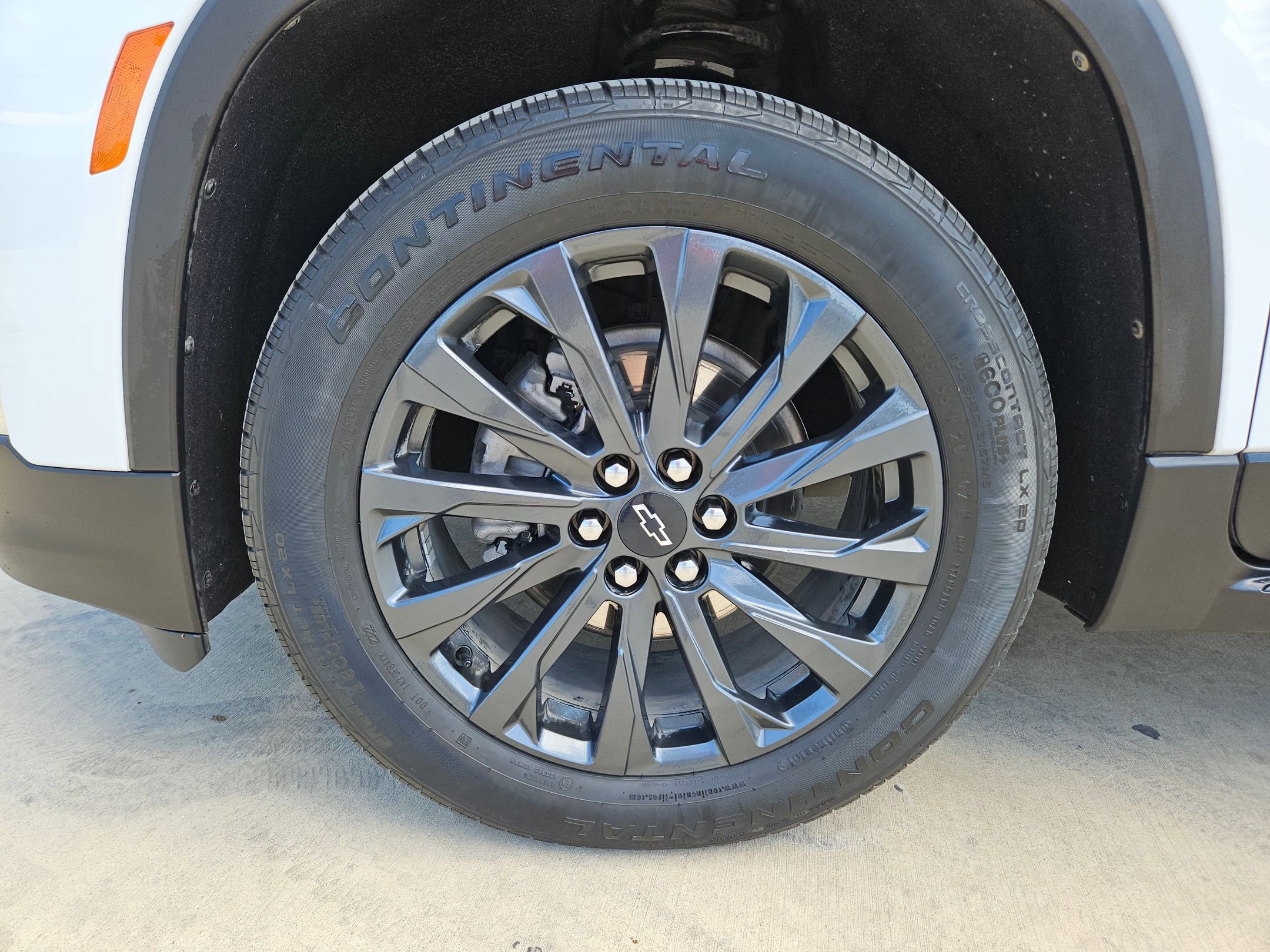 Certified 2023 Chevrolet Traverse RS w/ LPO, 'HIT The Road' Package FWD image 31