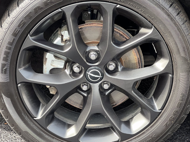 Used 2025 Chrysler Pacifica Limited FWD image 9