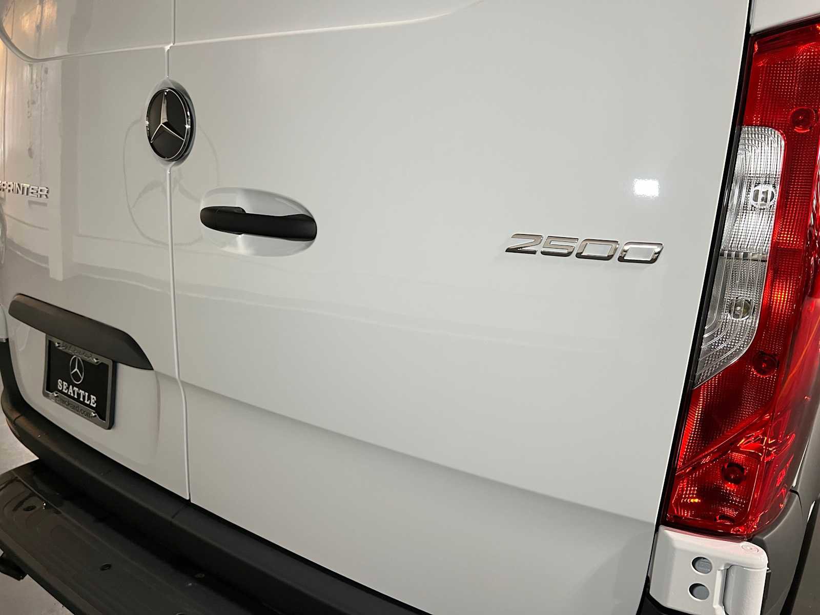 Used 2025 Mercedes-Benz Sprinter 2500 image 16