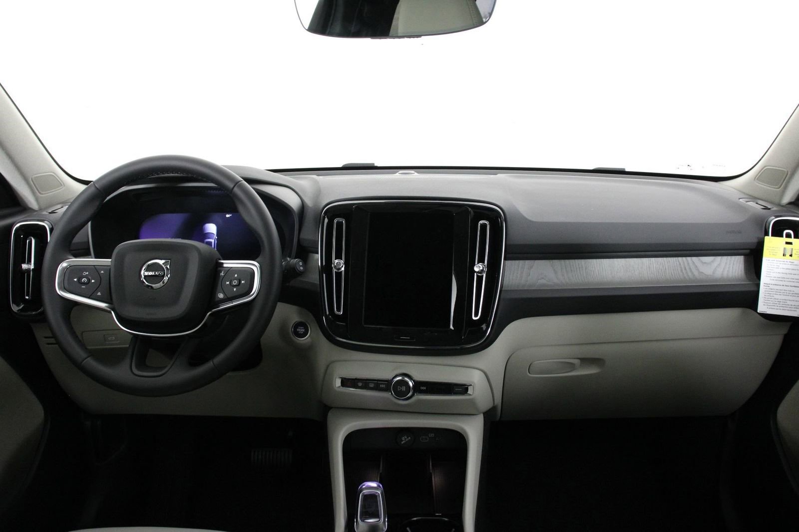 New 2026 Volvo XC40 B5 Plus w/ Climate Package AWD/4WD image 5