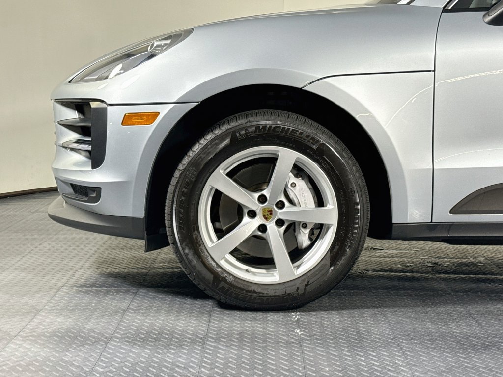 Certified 2021 Porsche Macan AWD/4WD image 26