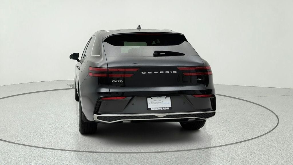 Used 2026 Genesis GV70 2.5T Advanced AWD/4WD image 6
