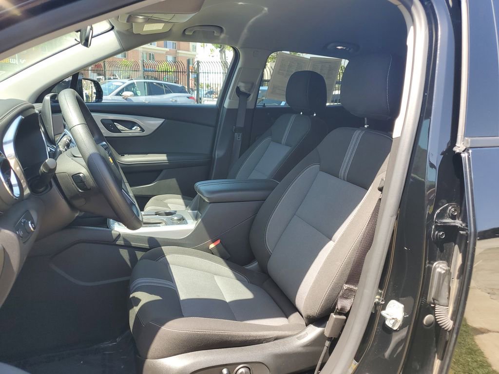 Used 2025 Chevrolet Blazer LT FWD image 17