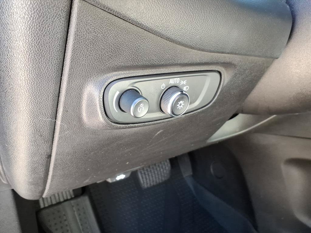 Certified 2021 Chevrolet Equinox LS w/ LS Convenience Package FWD image 22