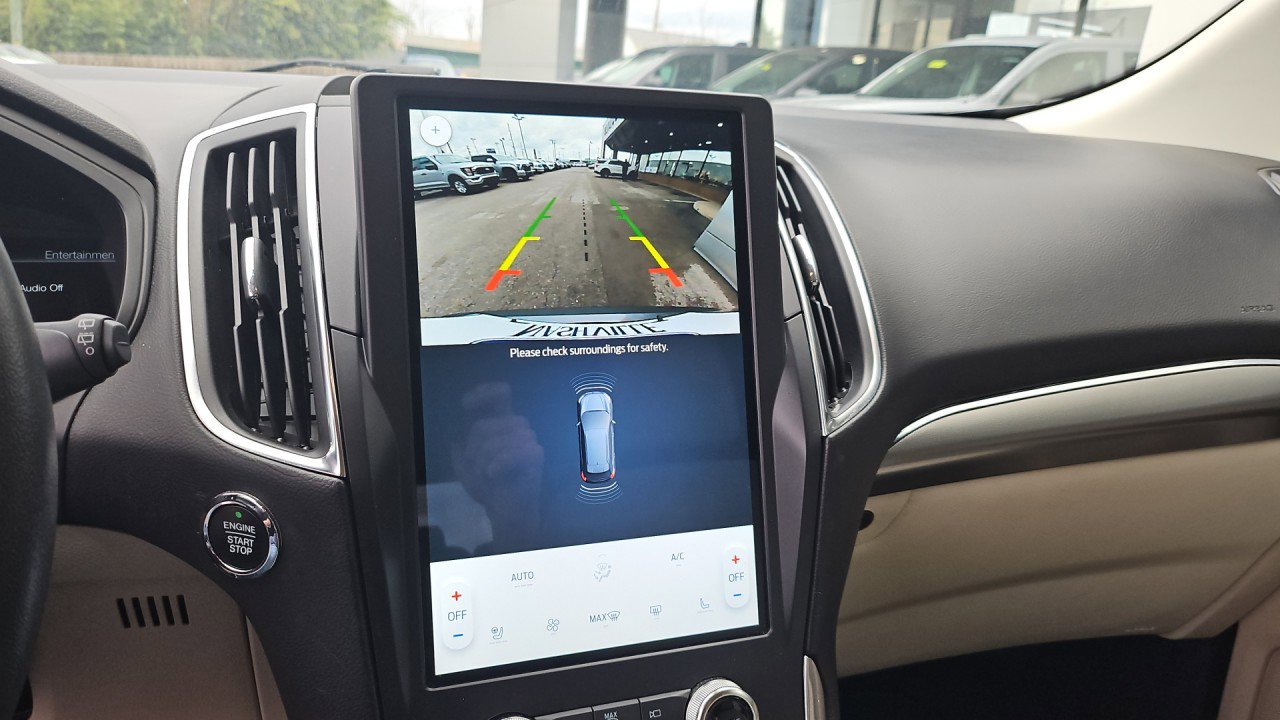 Used 2024 Ford Edge Titanium image 25