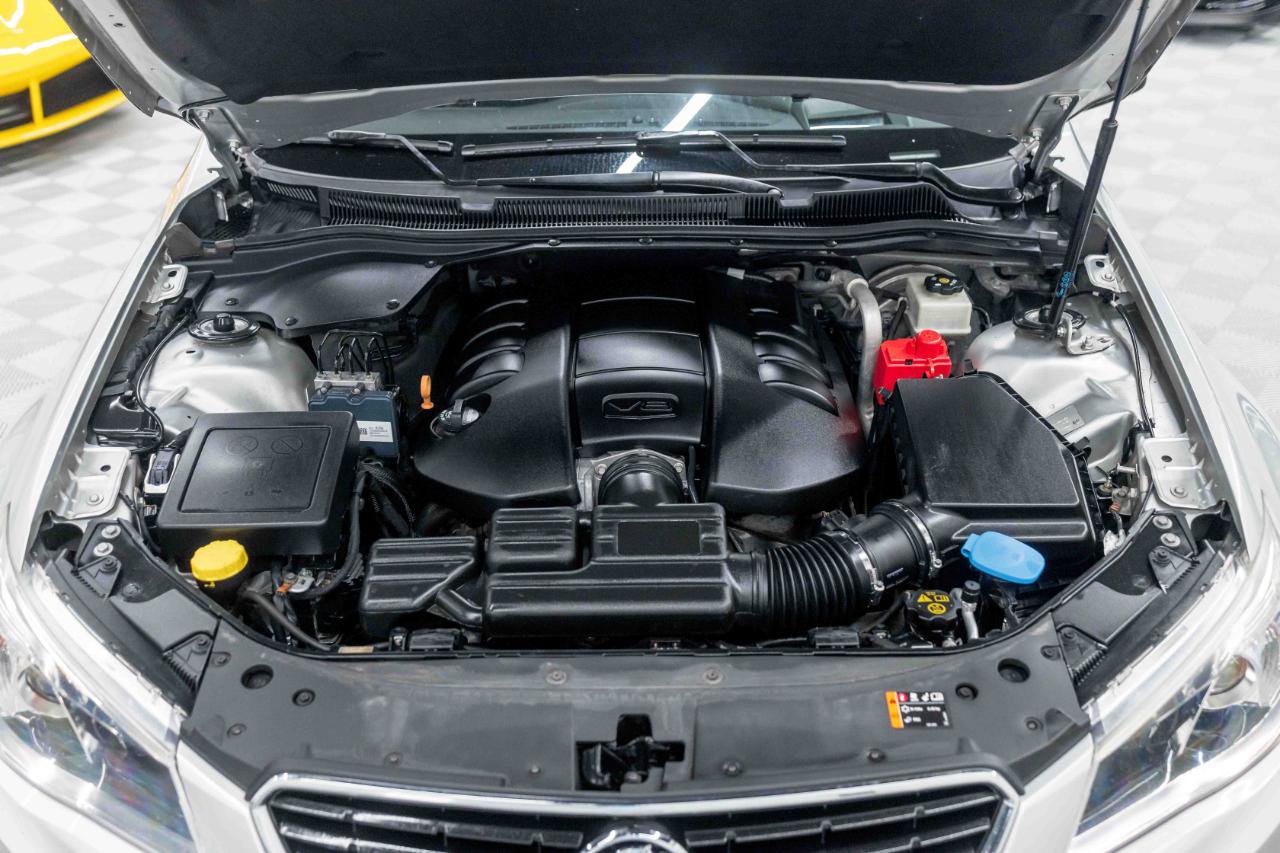 Used 2015 Chevrolet SS RWD image 97