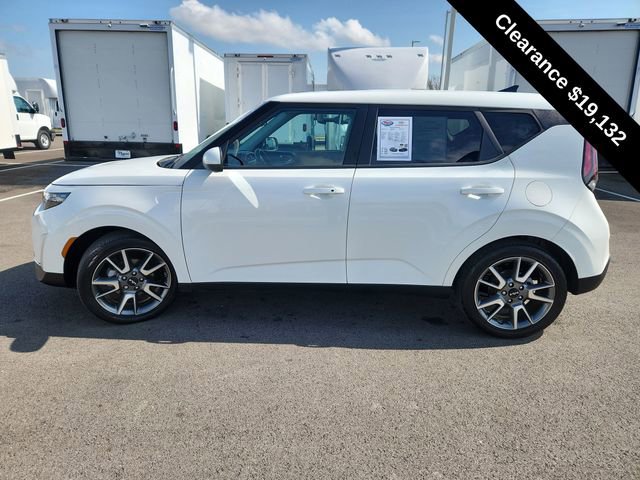 Used 2024 Kia Soul EX w/ Option Group 015 FWD image 5
