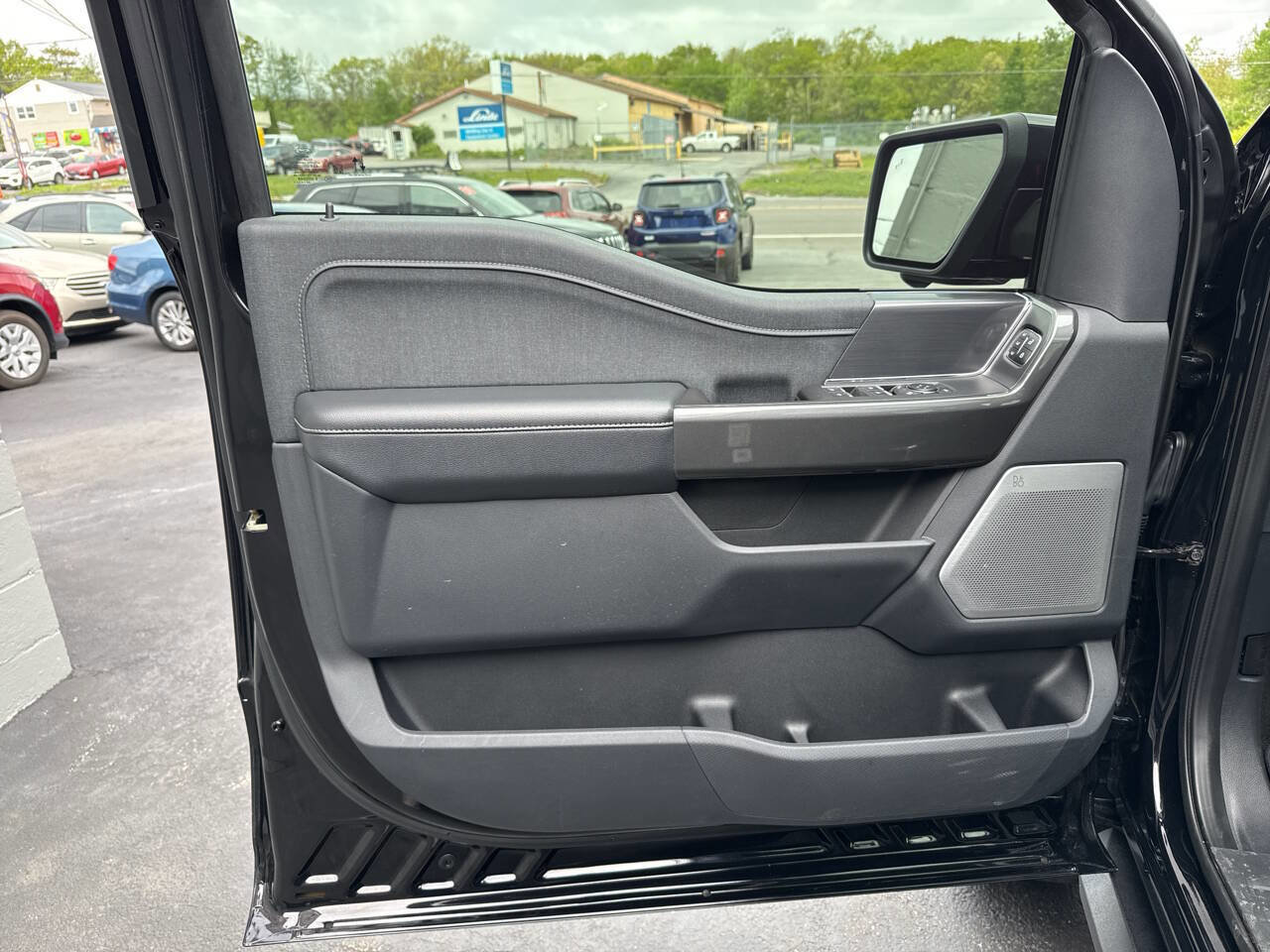 Used 2022 Ford F150 Lariat w/ Equipment Group 502A High image 17