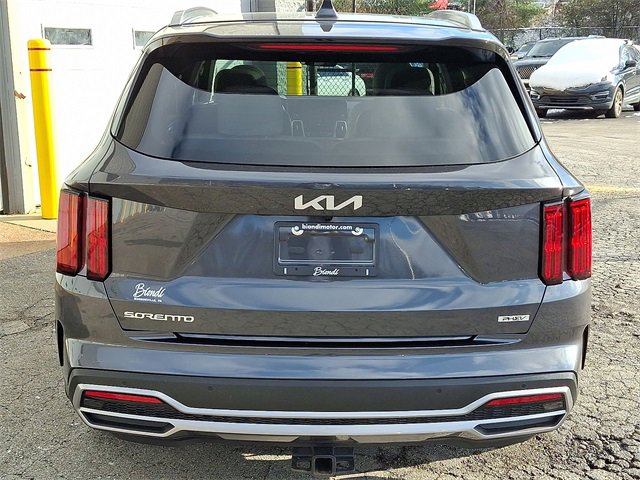 Used 2023 Kia Sorento SX Prestige image 5