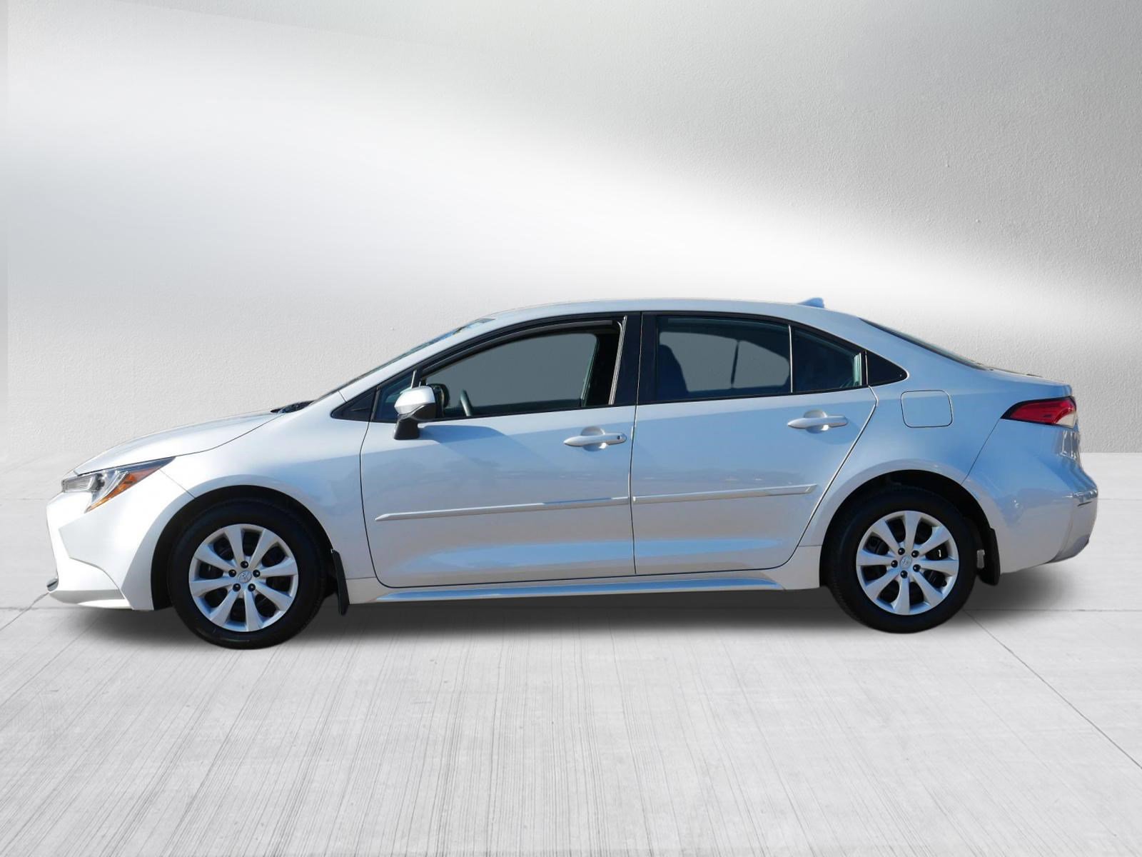 Used 2024 Toyota Corolla LE FWD image 4