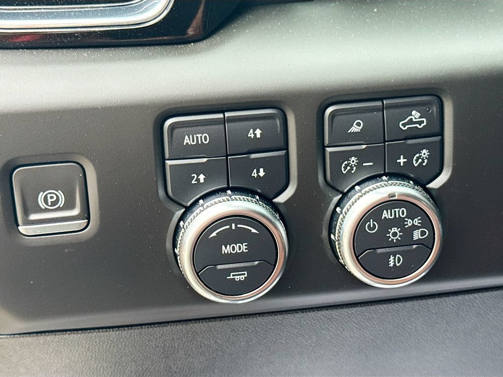 Used 2024 GMC Sierra 3500 Denali Ultimate AWD/4WD image 12
