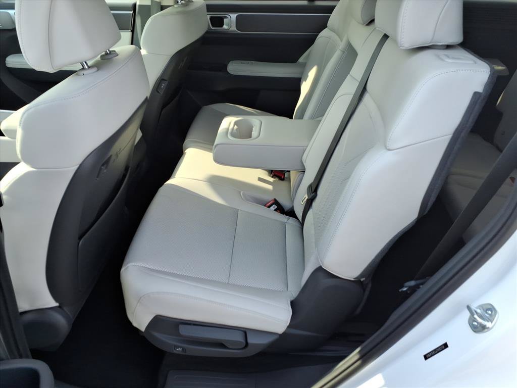 Used 2026 Hyundai Santa Fe SEL AWD/4WD image 13