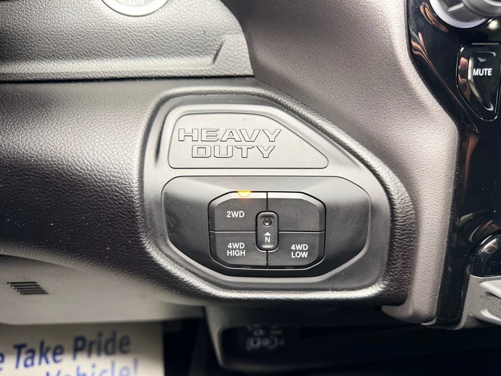 Used 2025 RAM 2500 Big Horn AWD/4WD image 15
