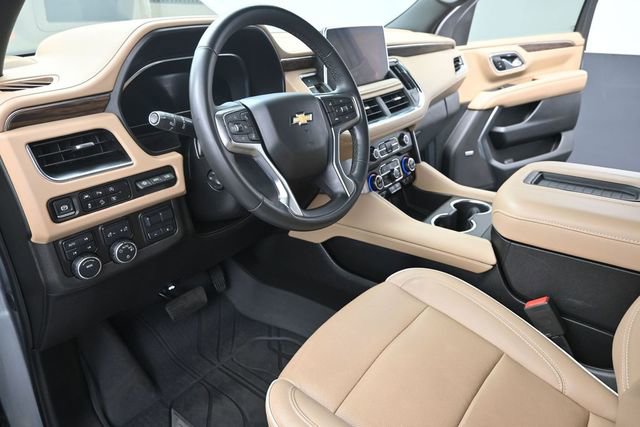 Used 2024 Chevrolet Tahoe Premier w/ Premium Package AWD/4WD image 15