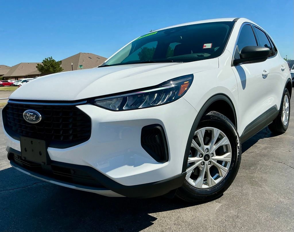 Used 2024 Ford Escape Active w/ Tech Pack #1 image 3