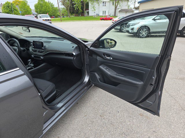 Used 2024 Nissan Altima 2.5 SV image 43