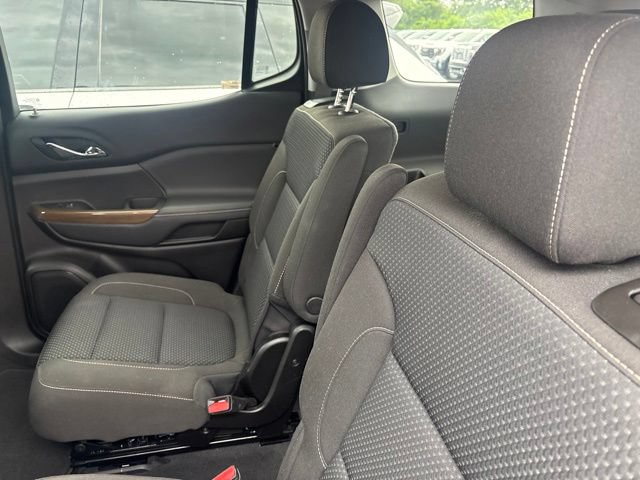 Used 2023 GMC Acadia SLE w/ Driver Convenience Package FWD image 9