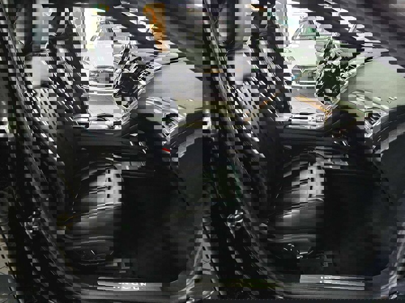 Used 2020 Lincoln MKZ image 25