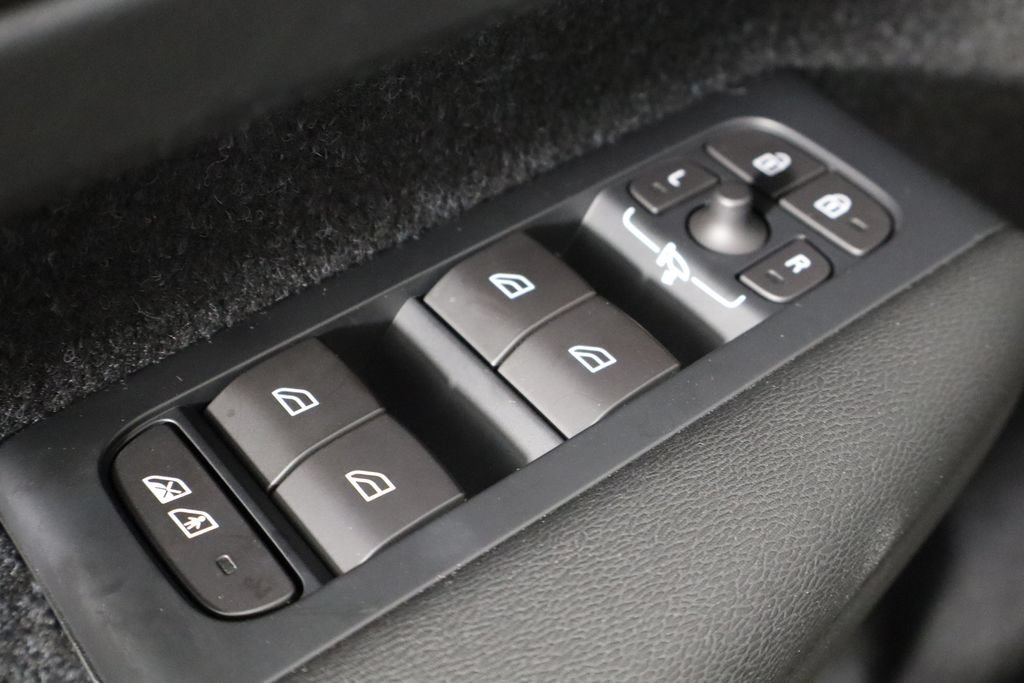 Used 2019 Volvo XC40 T5 Inscription AWD/4WD image 19