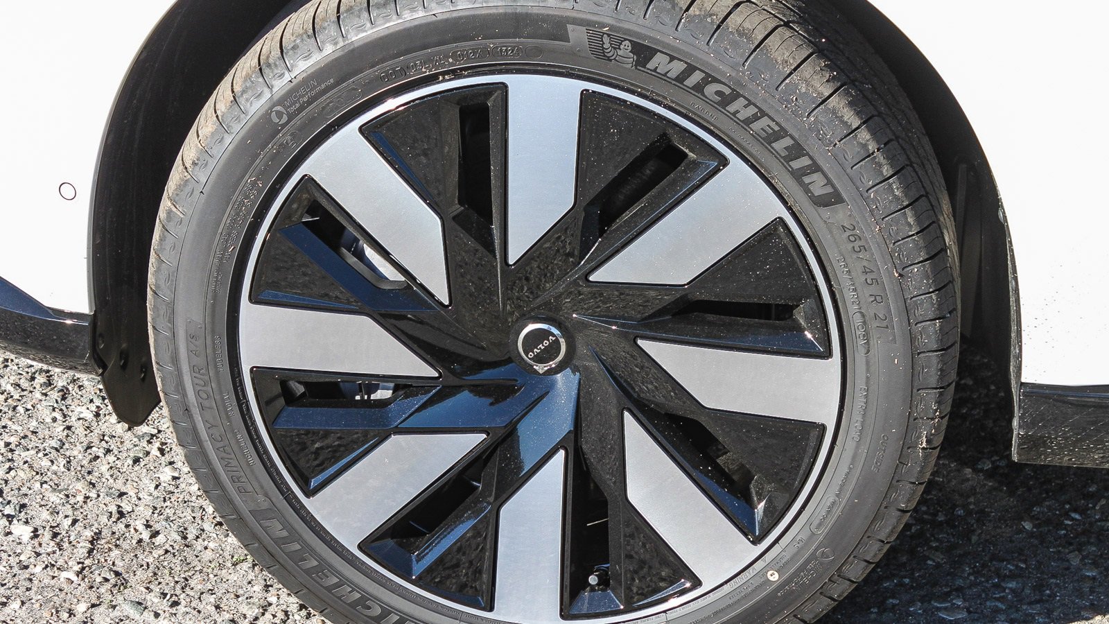 New 2025 Volvo EX90 Plus w/ Protection Package Premier image 12