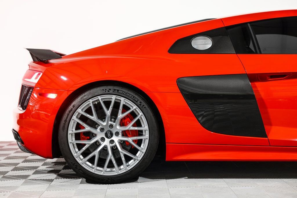 Used 2017 Audi R8 V10 plus image 2