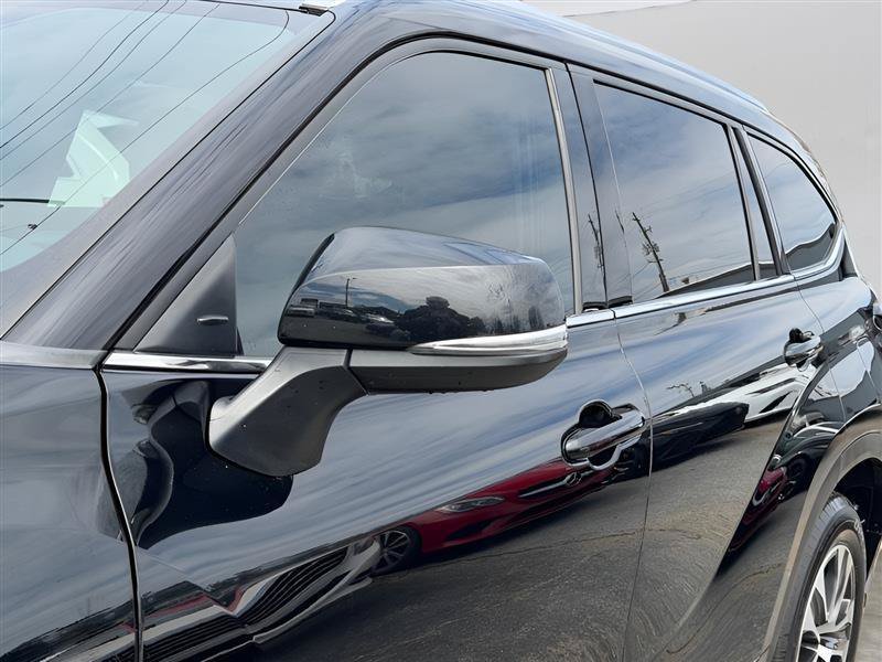 Used 2021 Toyota Highlander XLE FWD image 7