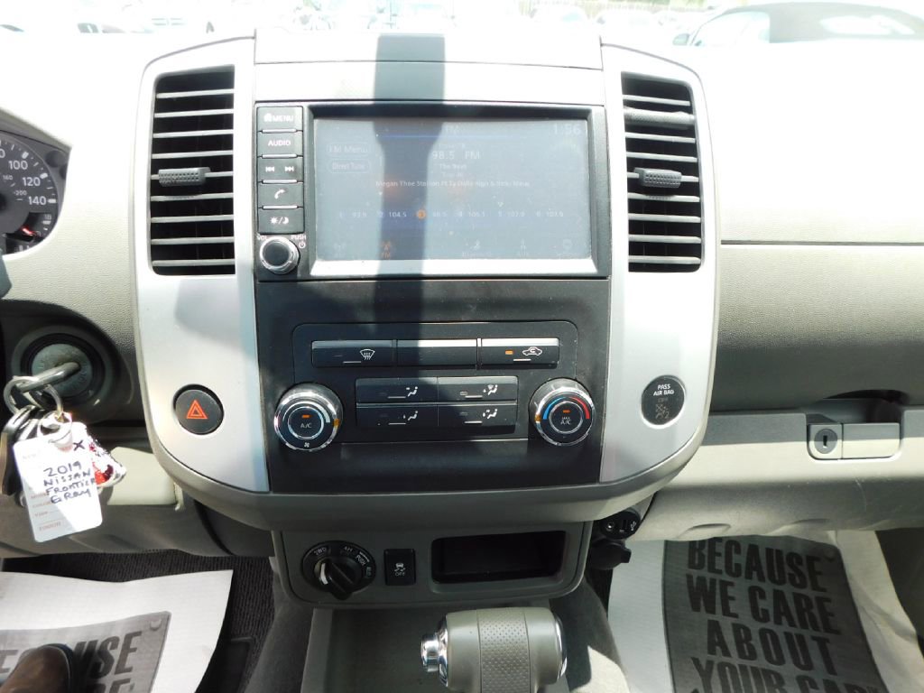 Used 2019 Nissan Frontier SV image 26