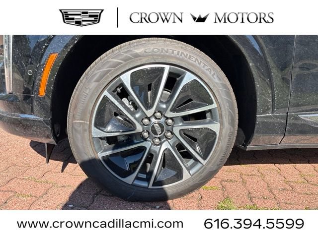 New 2027 Cadillac Optiq Premium Sport w/ LPO, Floor Liner Package AWD/4WD image 4