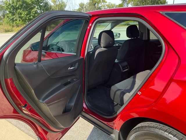 Used 2023 Chevrolet Equinox LT FWD image 16