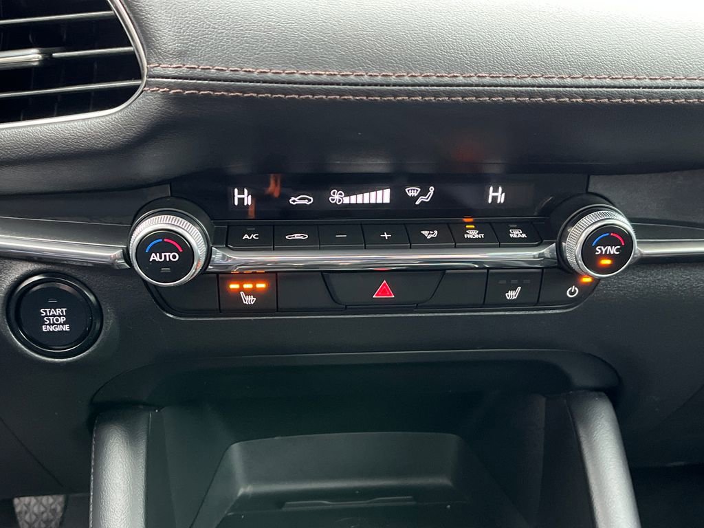 Used 2025 MAZDA MAZDA3 2.5 S Hatchback w/ Premium Pkg image 17