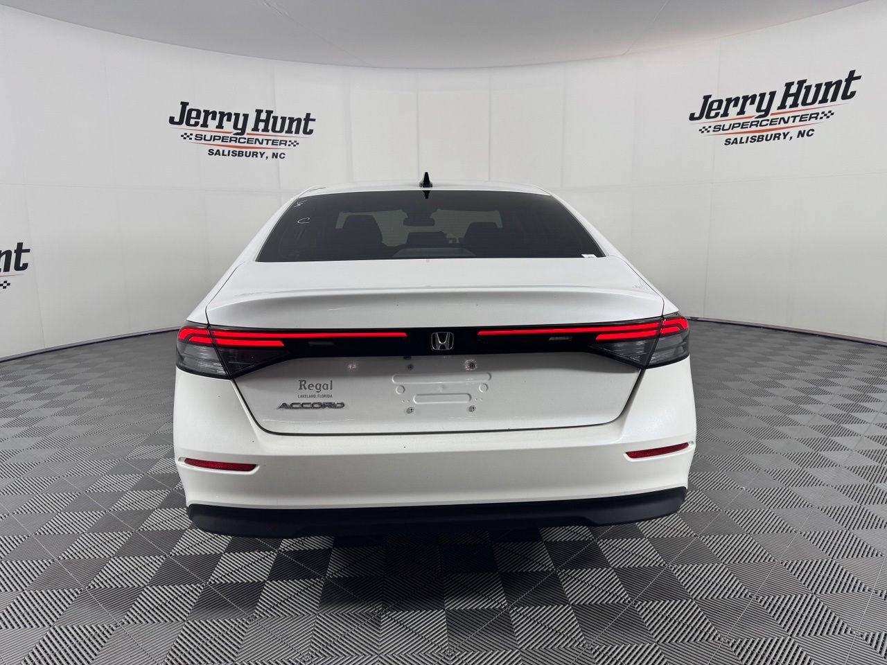 Used 2025 Honda Accord SE image 8