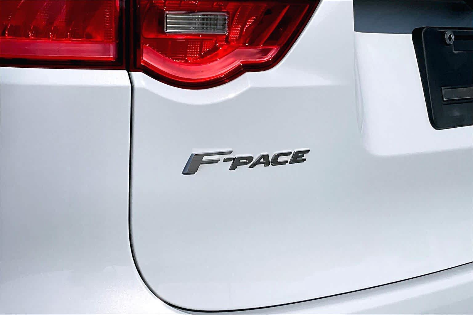 Used 2019 Jaguar F-PACE R-Sport AWD/4WD image 10