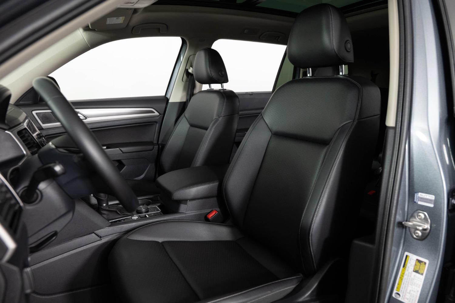 Used 2019 Volkswagen Atlas SEL R-Line AWD/4WD image 16