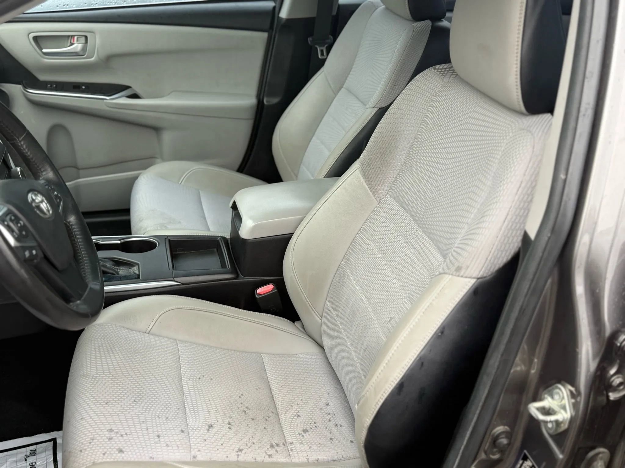 Used 2017 Toyota Camry SE image 24