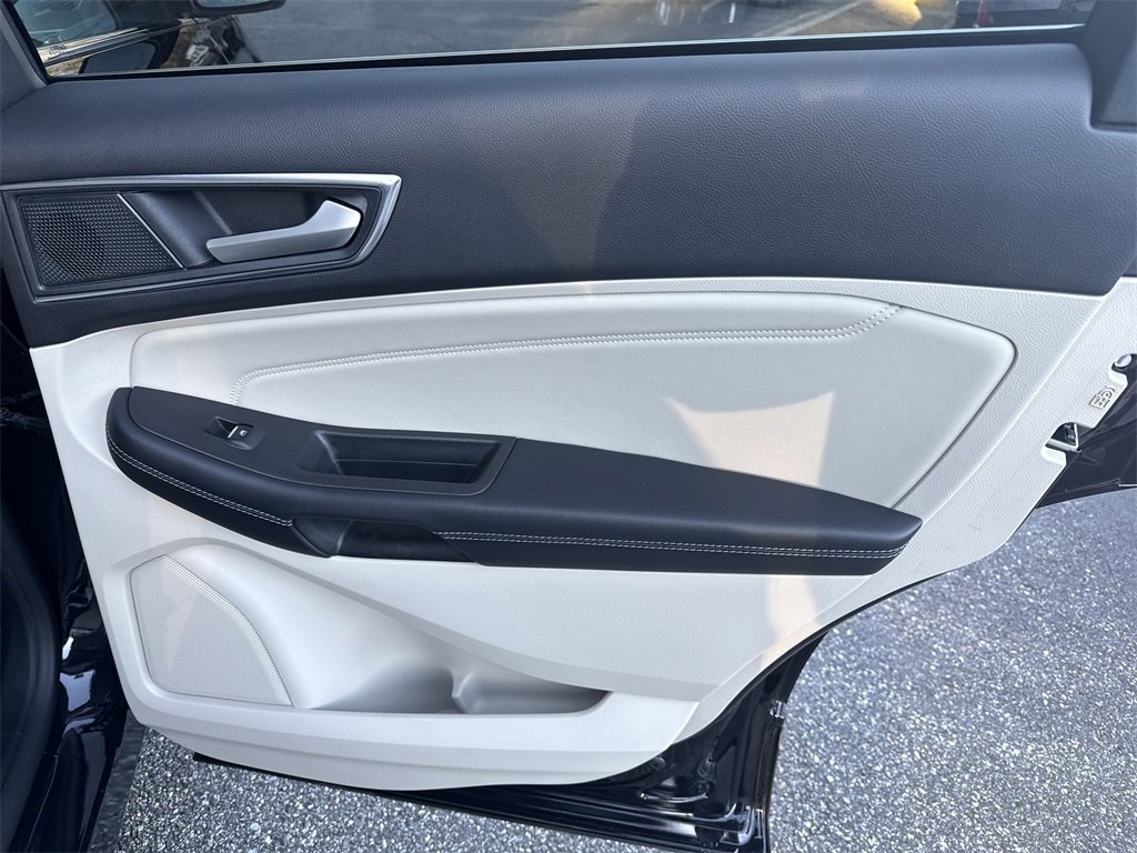 Used 2021 Ford Edge Titanium w/ Equipment Group 301A image 17