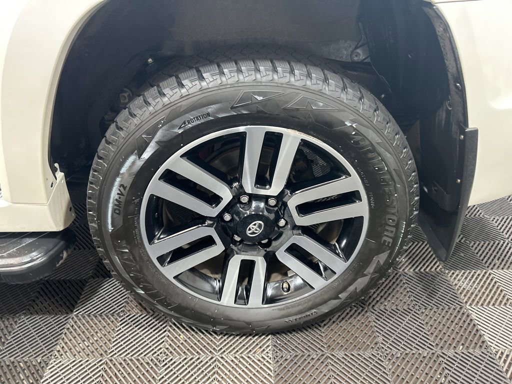 Used 2021 Toyota 4Runner Limited image 30
