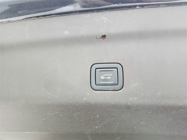 Used 2023 GMC Yukon SLT image 47