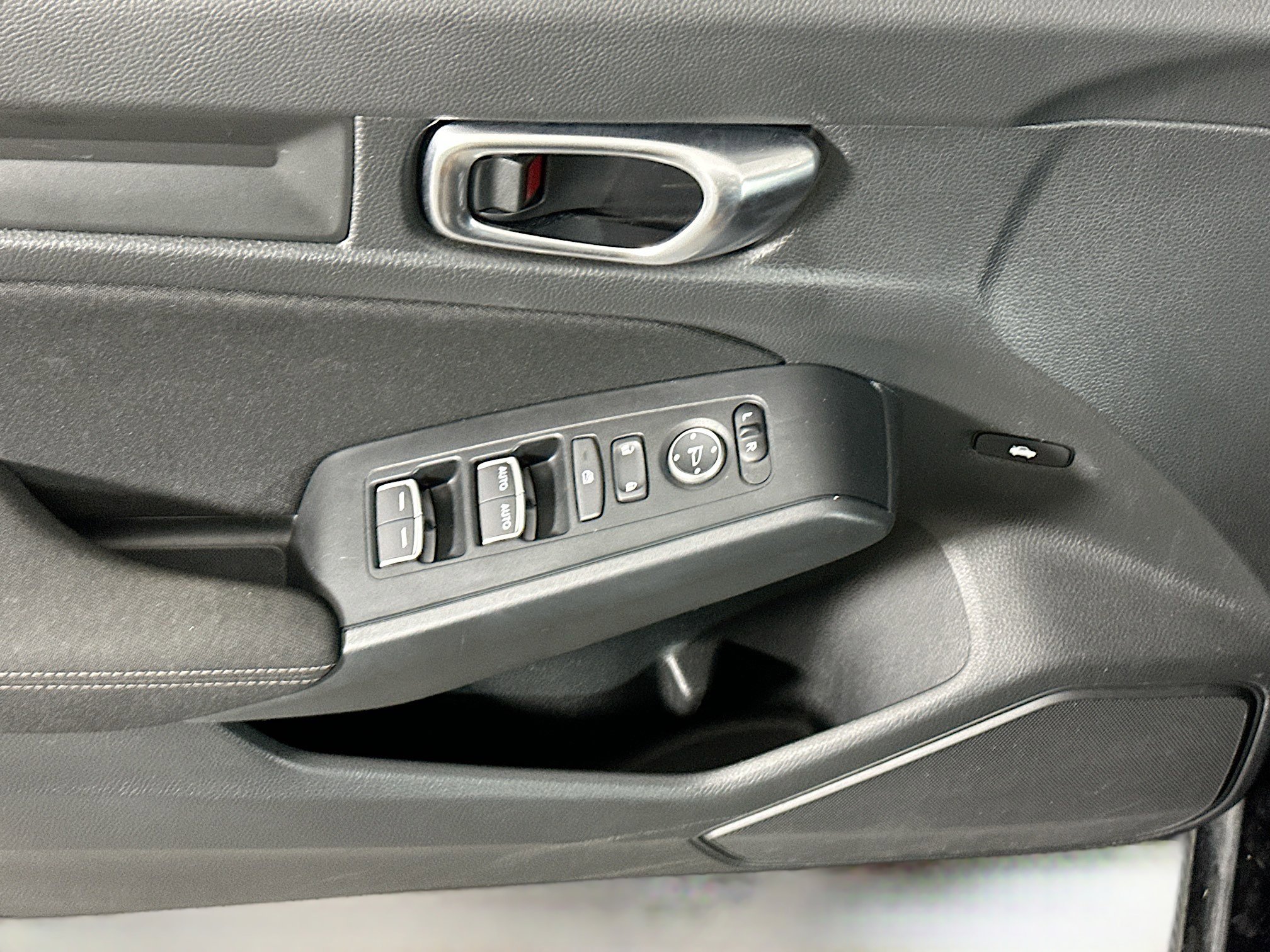 Used 2025 Honda Civic Sport image 15