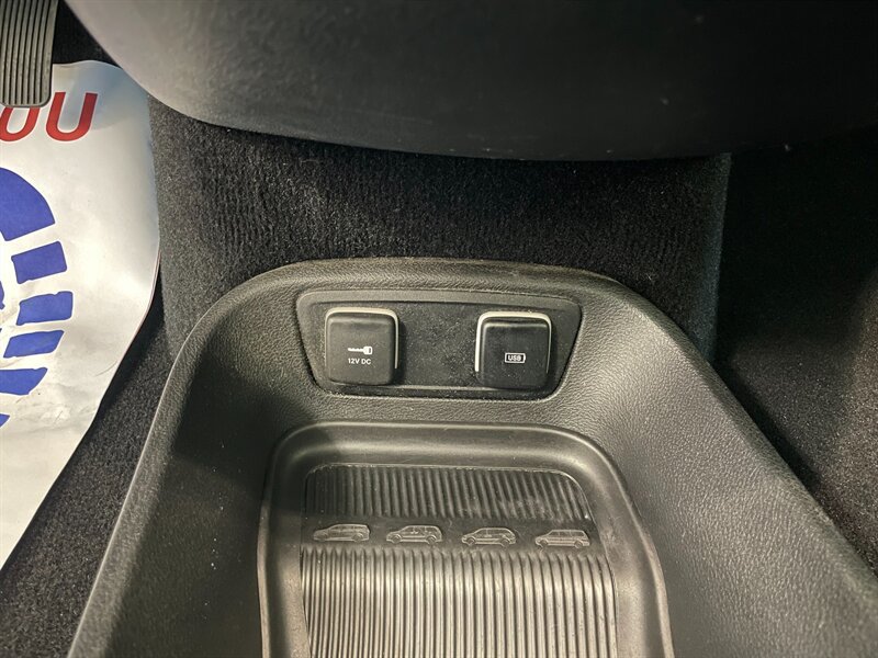 Used 2018 Chrysler Pacifica Touring-L Plus w/ Advanced Safetytec Group FWD image 16