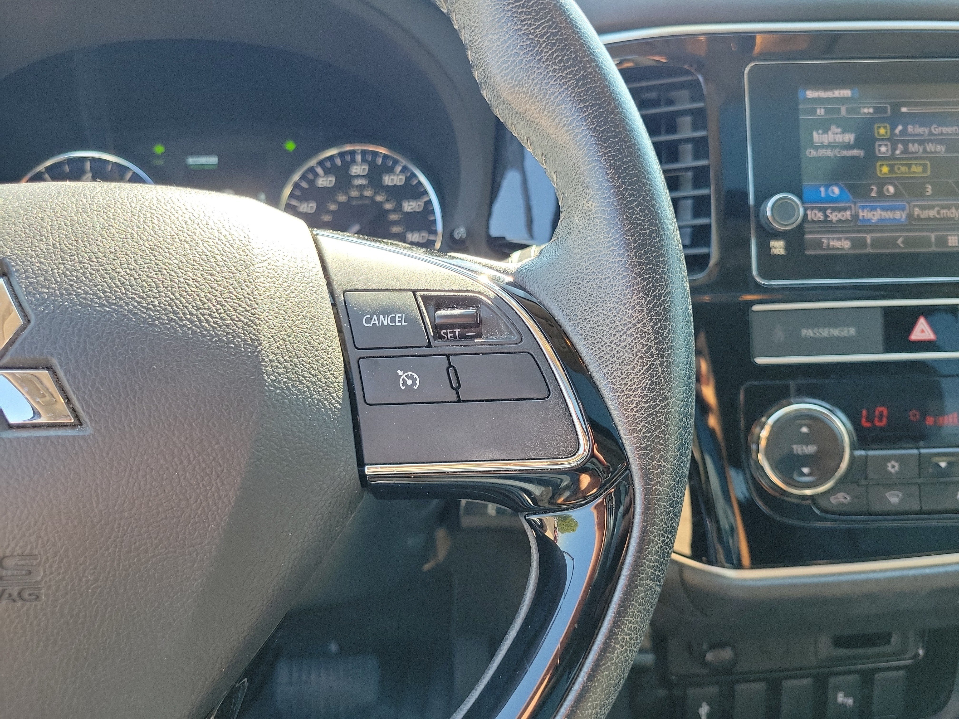 Used 2019 Mitsubishi Outlander LE AWD/4WD image 23