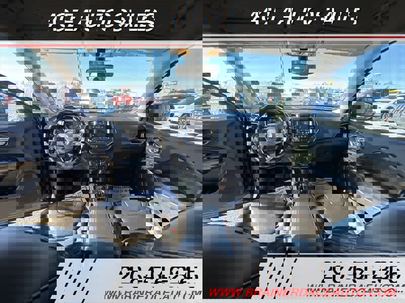 Used 2020 Jeep Cherokee Trailhawk w/ Cold Weather Group image 13