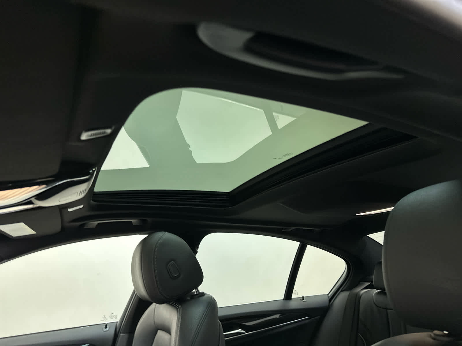 Used 2019 BMW 530i xDrive w/ Convenience Package image 31