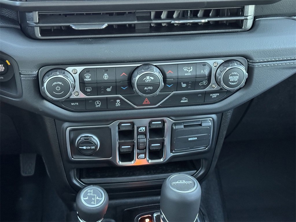 New 2025 Jeep Gladiator Sport image 17